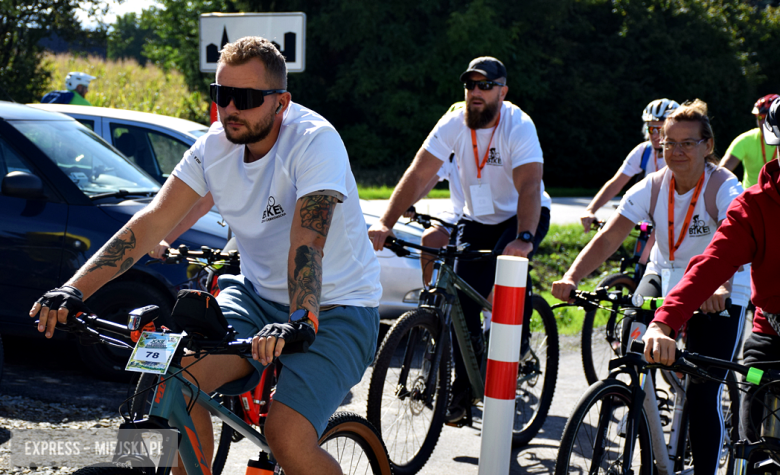 Nowa ścieżka rowerowa otwarta. Ponad 150 osób na trasie 26. Powiatowego Rajdu Rowerowego