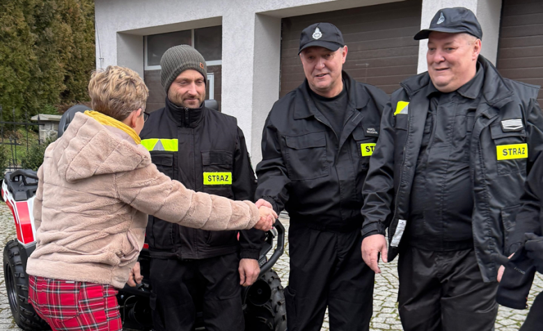 Przekazanie quadów dla strażaków-ochotników z Brzeźnicy i Przyłęku