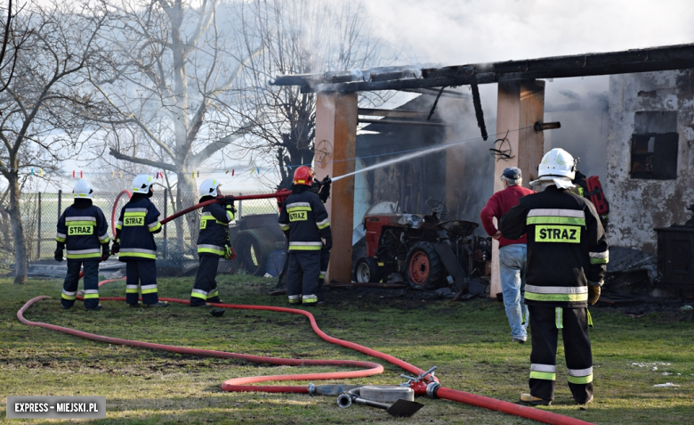 Pożar budynku gospodarczego w Brzeźnicy