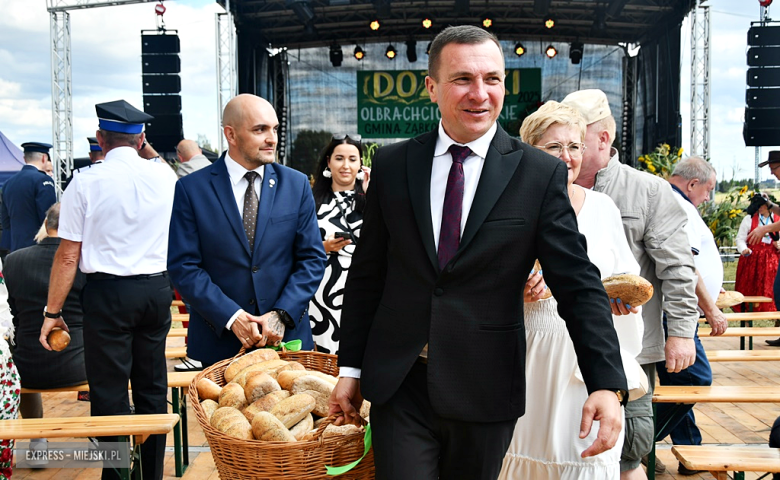 Muzyka, tradycja i turniej sołectw – dożynki gminne w Olbrachcicach Wielkich