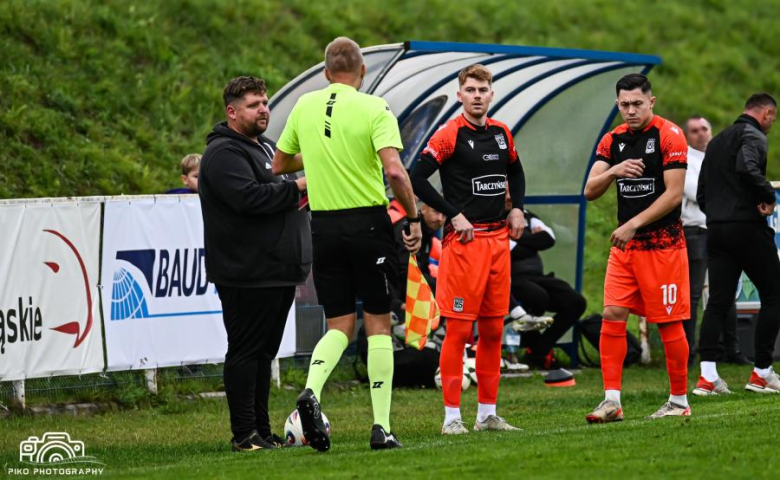 IV liga: Orzeł Ząbkowice Śląskie 0:2 (0:2) Barycz Sułów