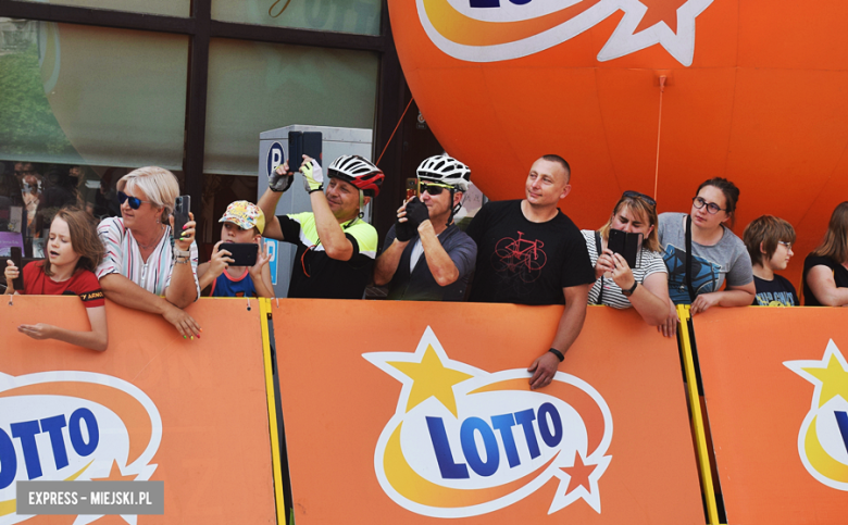 81. Tour de Pologne. Kolarze przejechali przez ząbkowicki rynek