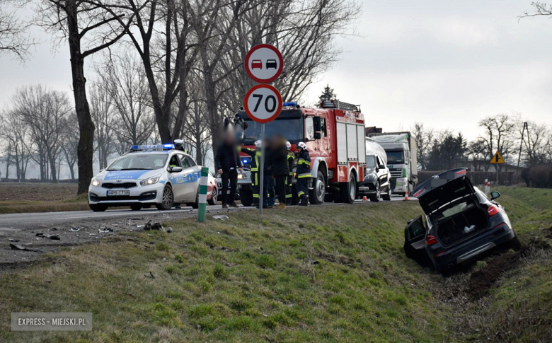 Zderzenie trzech samochodów osobowych na krajowej ósemce