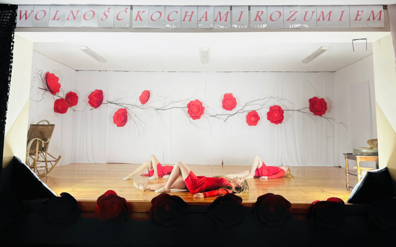  Akademia z okazji Święta Niepodległości w Niepublicznej Szkole Podstawowej w Lubnowie