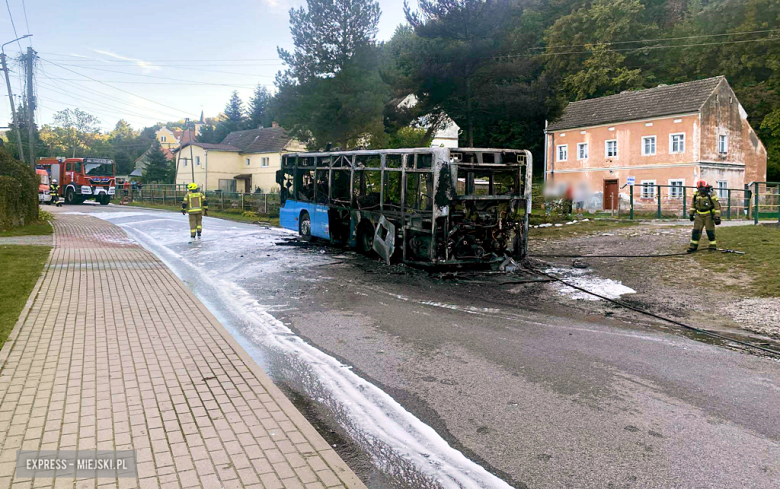 Autobus Złotostockiej Komunikacji Publicznej stanął w ogniu