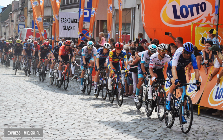 81. Tour de Pologne. Kolarze przejechali przez ząbkowicki rynek