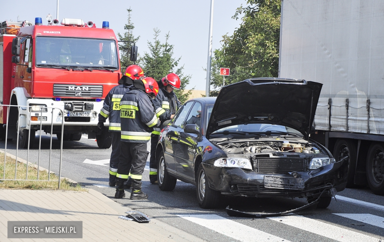 Kolizja na światłach na krajowej ósemce w Braszowicach [foto]