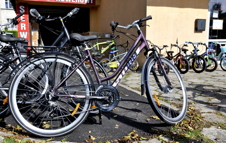 Zapraszamy już 1 i 2 października do Centrum Rowerowo-Sportowego przy ul. Mickiewicza 1 w Ząbkowicach Śląskich na wyprzedaż rowerów!
