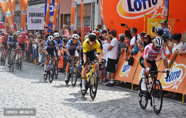 81. Tour de Pologne. Kolarze przejechali przez ząbkowicki rynek