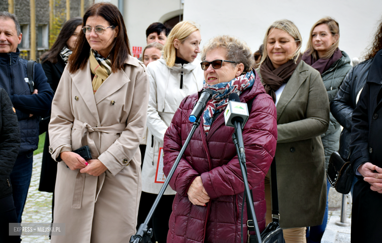 Po rocznej przebudowie Plac Kościelny ponownie otwarty