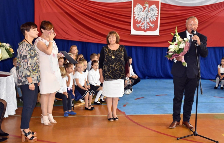 Rozpoczęcie roku szkolnego 2019/2020 w Zespole Szkolno-Przedszkolnym im. KEN w Bardzie