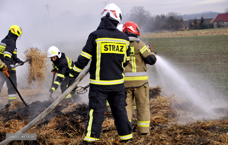 Pożar sterty słomy w Stoszowicach