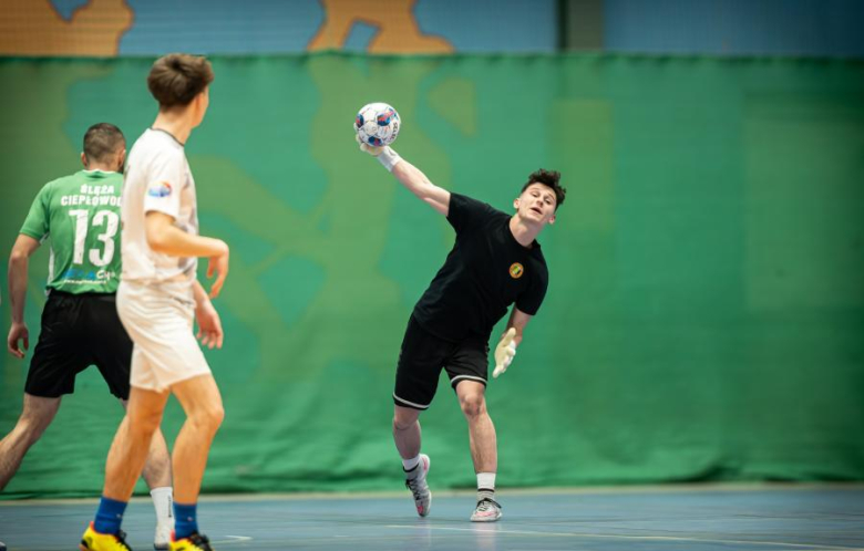 Ząbkowicka Liga Futsalu wkroczyła w decydującą fazę. Znamy cztery ekipy, które zawalczą o mistrza
