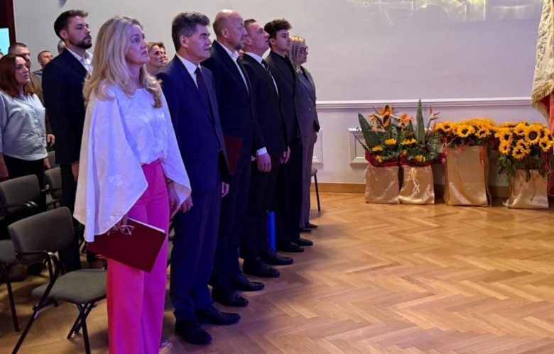 	Zakończenie roku szkolnego maturzystów. Najlepsi uczniowie otrzymali nagrody finansowe