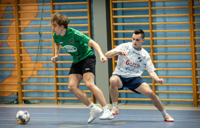 Ząbkowicka Liga Futsalu wkroczyła w decydującą fazę. Znamy cztery ekipy, które zawalczą o mistrza