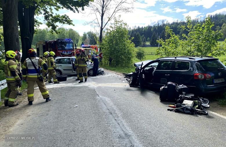 Zderzenie passata i forda na drodze wojewódzkiej nr 390
