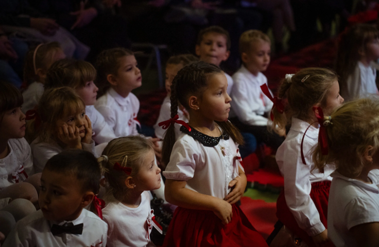 Lekcja patriotyzmu od najmłodszych. VI Przedszkolny Przegląd Artystyczny [foto]