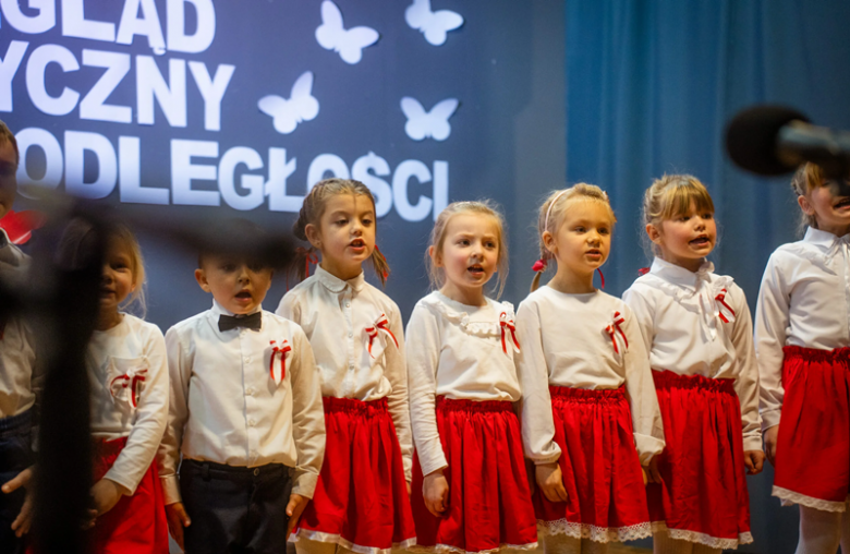 Lekcja patriotyzmu od najmłodszych. VI Przedszkolny Przegląd Artystyczny [foto]