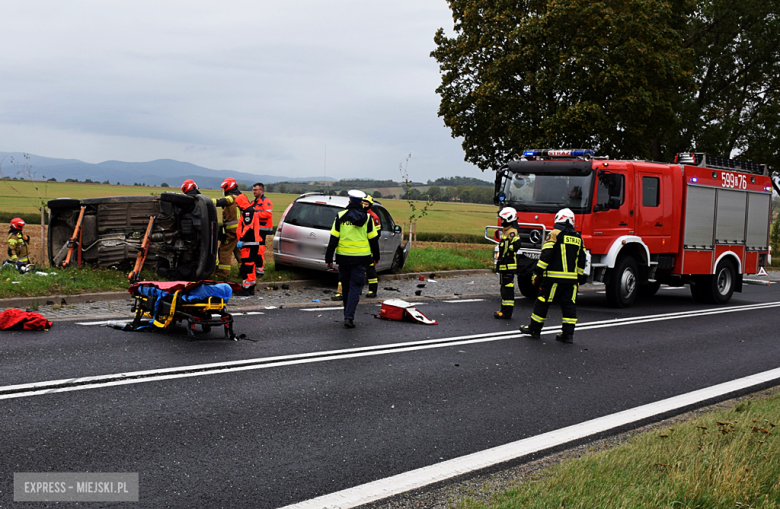Zderzenie fiata i citroena na krajowej ósemce w Tarnowie