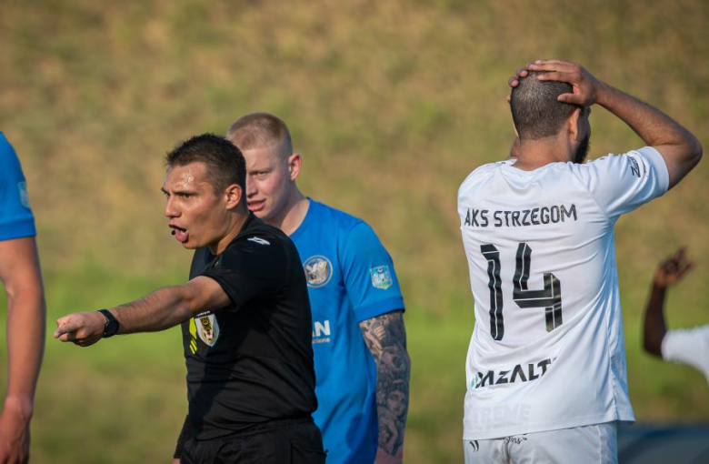 IV liga: Orzeł Ząbkowice Śląskie 3:1 (0:1) AKS Strzegom