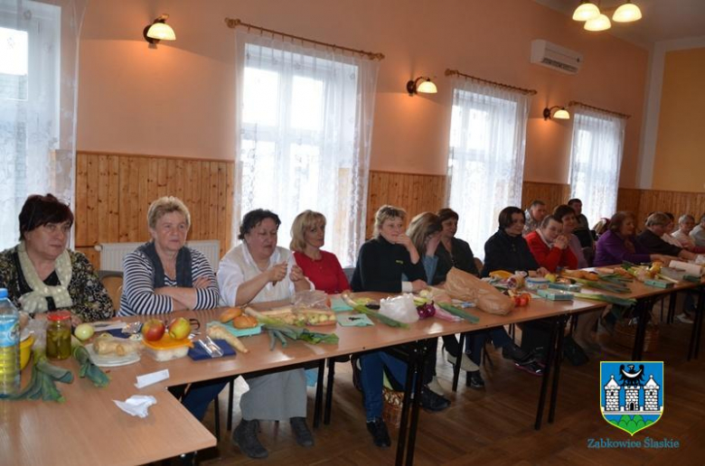 Sztuka carvingu i garnirowania w Stolcu