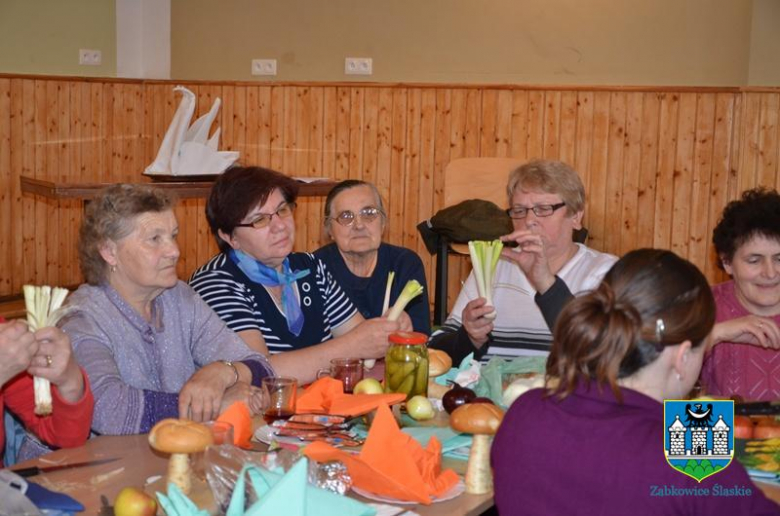 Sztuka carvingu i garnirowania w Stolcu