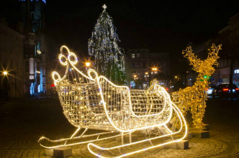 Świąteczne oświetlenie centrum Ząbkowic Śląskich