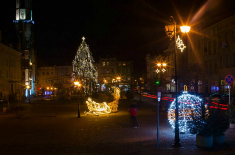 Świąteczne oświetlenie centrum Ząbkowic Śląskich