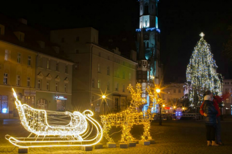 Świąteczne oświetlenie centrum Ząbkowic Śląskich