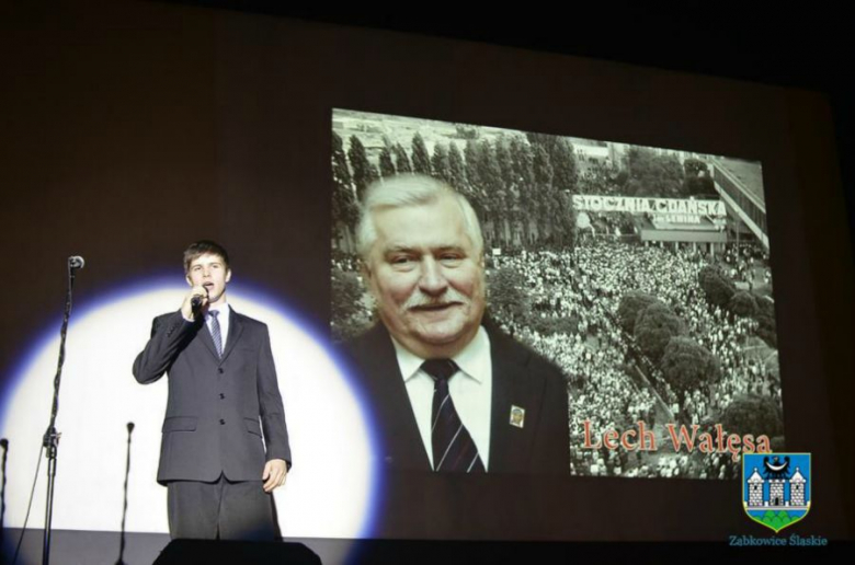 Przedstawienie odbyło się z okazji nadania gimnazjum nr 2 imienia Noblistów Polskich