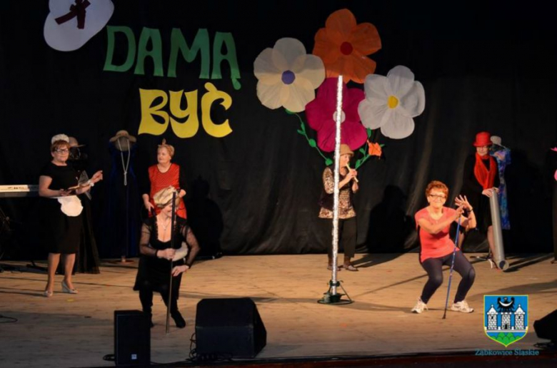 Damą być – Dzień Kobiet na Ząbkowickim Uniwersytecie Trzeciego Wieku