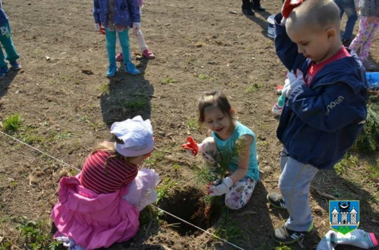 Mieszkańcy kilku miejscowości, a także przedszkolaki wzięły udział w akcji  „Zielona Gmina”