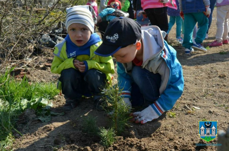 Mieszkańcy kilku miejscowości, a także przedszkolaki wzięły udział w akcji  „Zielona Gmina”