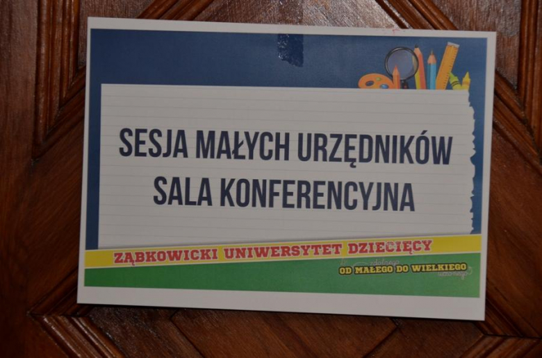 Zajęcia Ząbkowickiego Uniwersytetu Dziecięcego w urzędzie miejskim