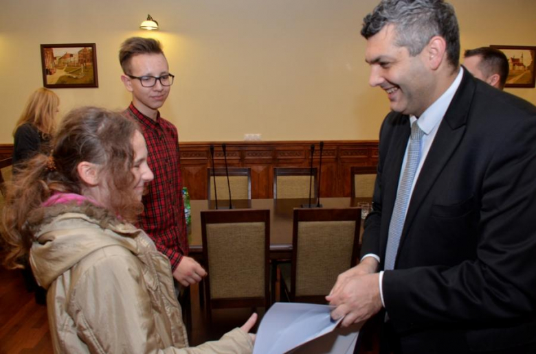 Wręczenie nagród dla laureatów konkursu „Jestem przezorny na przejściach dla pieszych”