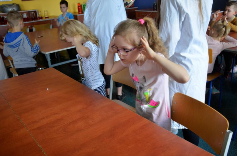 Dźwięk i sport. Kolejne zajęcia małych studentów z ząbkowickiego uniwersytetu dziecięcego