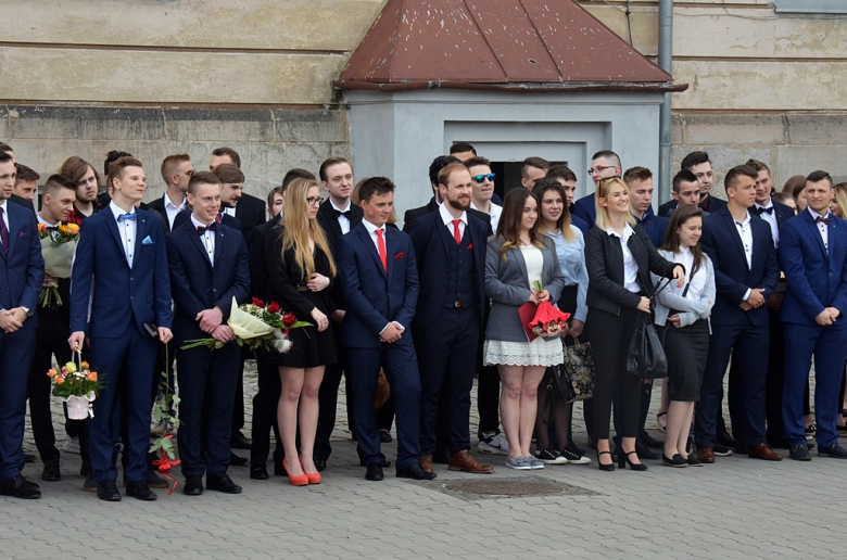 Zakończenie roku szkolnego maturzystów w Zespole Szkół Zawodowych w Ząbkowicach Śląskich