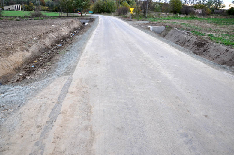 Remonty dróg powiatowych w Grodziszczu i Dobrzenicach zakończone