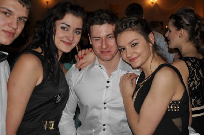 Przedmaturalny bal uczniów z ZSP Ziębice