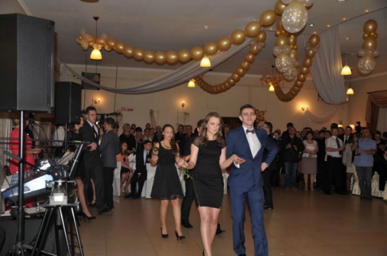 Przedmaturalny bal uczniów z ZSP Ziębice