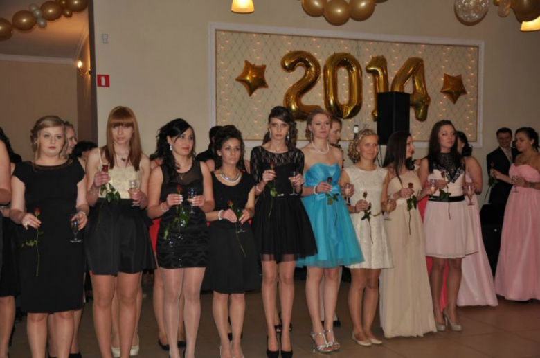 Przedmaturalny bal uczniów z ZSP Ziębice