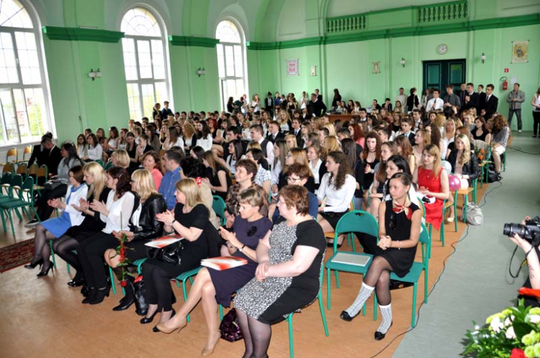 Nagrody pieniężne otrzymało trzynastu uczniów