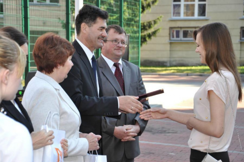 18 uczniów z czterech szkół ponadgimnazjalnych w powiecie ząbkowickim otrzymało nagrody starosty