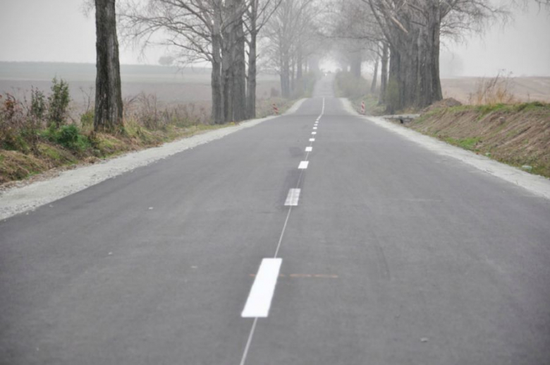 Zmodernizowali ponad kilometr drogi z Ciepłowód do Starego Henrykowa