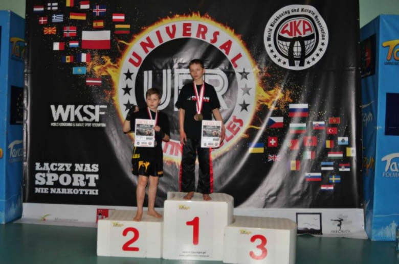 Zawodnicy Herakles Fight Club przywieźli z Tarczyna łącznie 15 medali. Zawodnicy z ząbkowickiej sekcji zdobyli pięć krążków