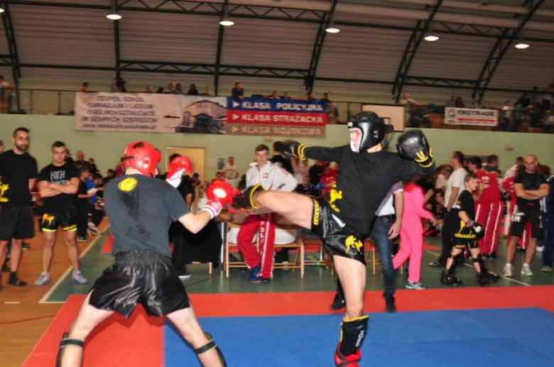 Zawodnicy Herakles Fight Club przywieźli z Tarczyna łącznie 15 medali. Zawodnicy z ząbkowickiej sekcji zdobyli pięć krążków