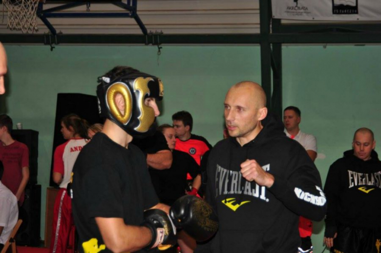 Zawodnicy Herakles Fight Club przywieźli z Tarczyna łącznie 15 medali. Zawodnicy z ząbkowickiej sekcji zdobyli pięć krążków