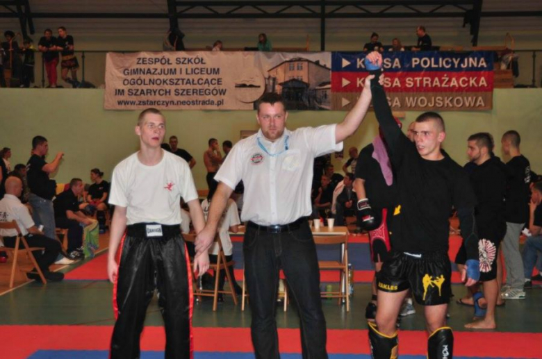 Zawodnicy Herakles Fight Club przywieźli z Tarczyna łącznie 15 medali. Zawodnicy z ząbkowickiej sekcji zdobyli pięć krążków