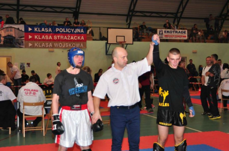 Zawodnicy Herakles Fight Club przywieźli z Tarczyna łącznie 15 medali. Zawodnicy z ząbkowickiej sekcji zdobyli pięć krążków