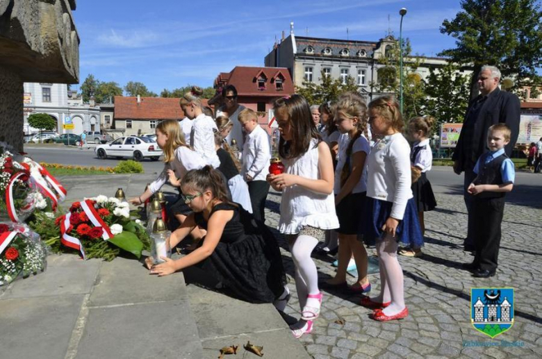 76. rocznica agresji sowieckiej na Polskę – złożenie wieńców pod Pomnikiem „Poległym za Ojczyznę”